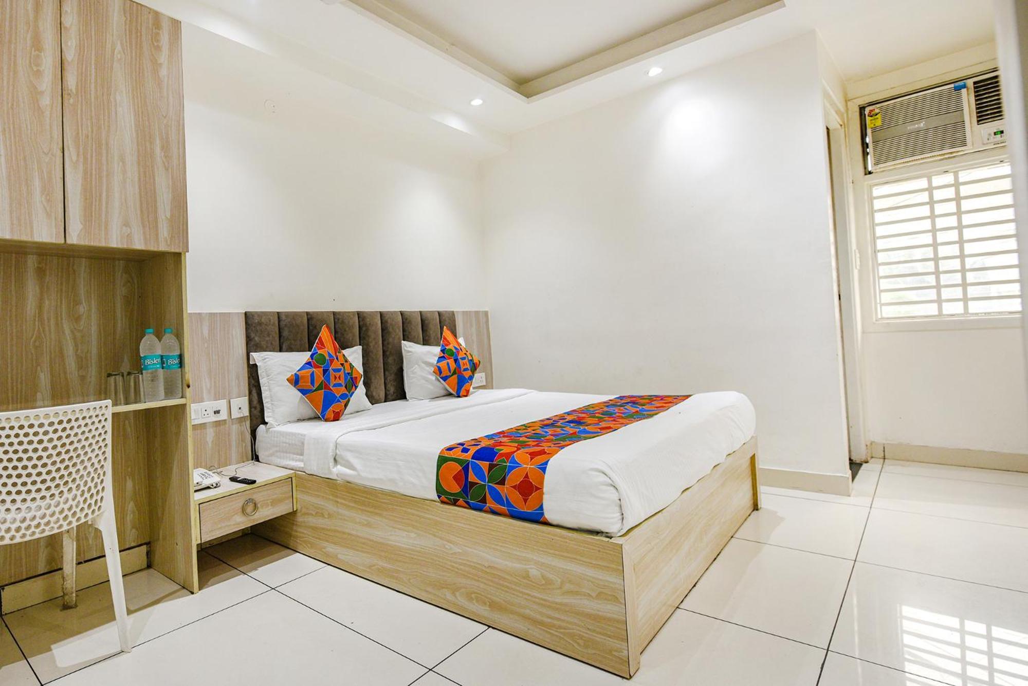 Fabhotel Luxury Inn Near Adarsh Nagar Metro Delhi  Buitenkant foto
